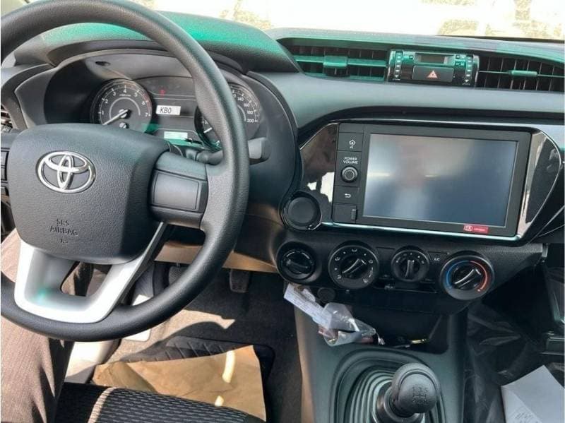 2023 Toyota Hilux GL thumbnail 7
