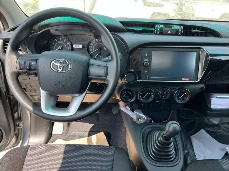 2023 Toyota Hilux GL thumbnail 6