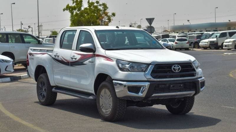 2024 Toyota Hilux SGLX thumbnail 3