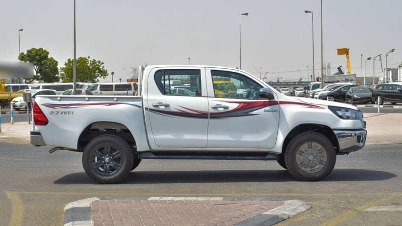 2024 Toyota Hilux SGLX thumbnail 5