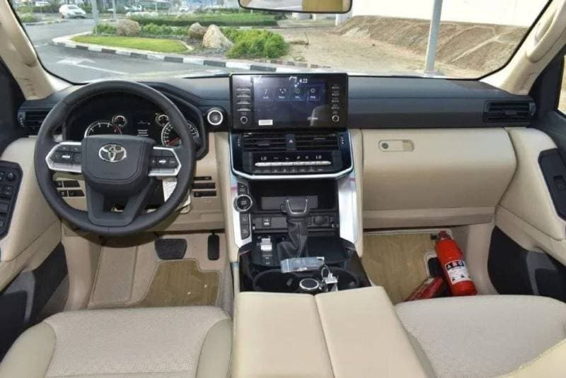 2023 Toyota Land Cruiser GXR thumbnail 5