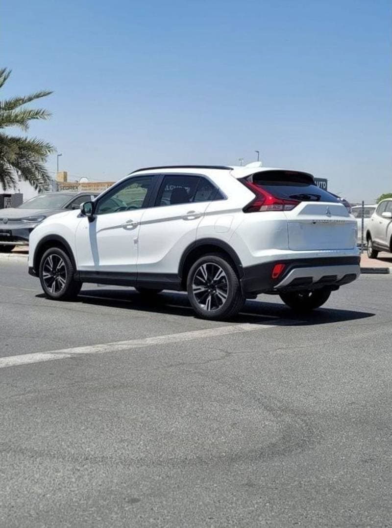 2023 Mitsubishi Eclipse thumbnail 3
