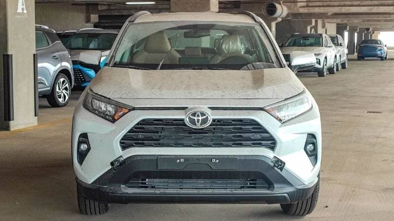 2023 Toyota RAV4 EXR thumbnail 2