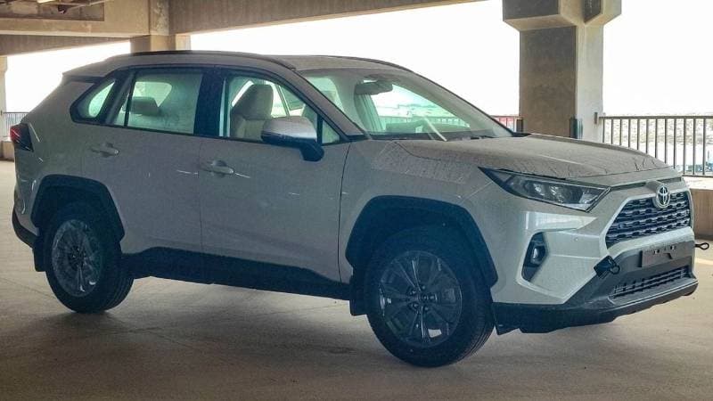 2023 Toyota RAV4 EXR thumbnail 3