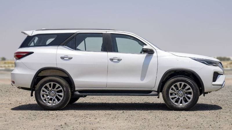 2024 Toyota Fortuner VX2 thumbnail 7