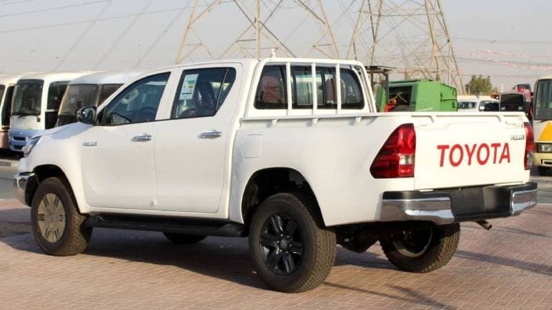 2024 Toyota Hilux GLX thumbnail 5