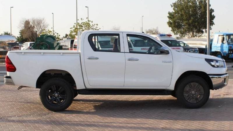 2024 Toyota Hilux GLX thumbnail 7