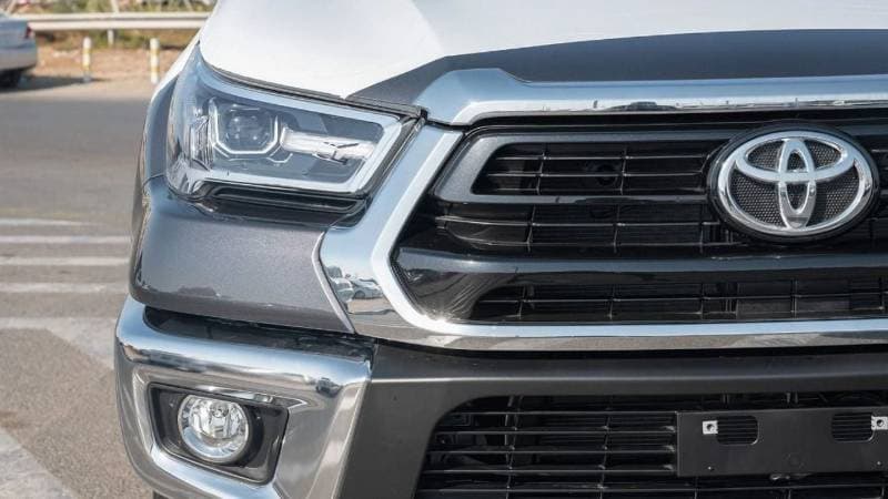 2023 Toyota Hilux SGLX thumbnail 4