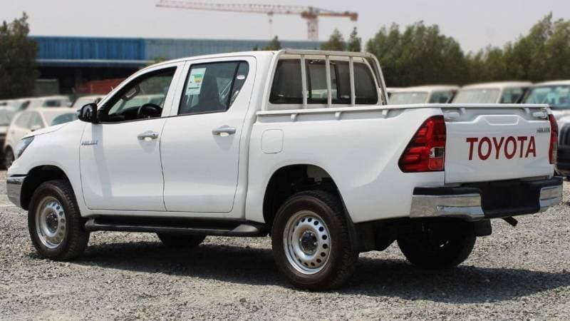 2023 Toyota Hilux GL thumbnail 4