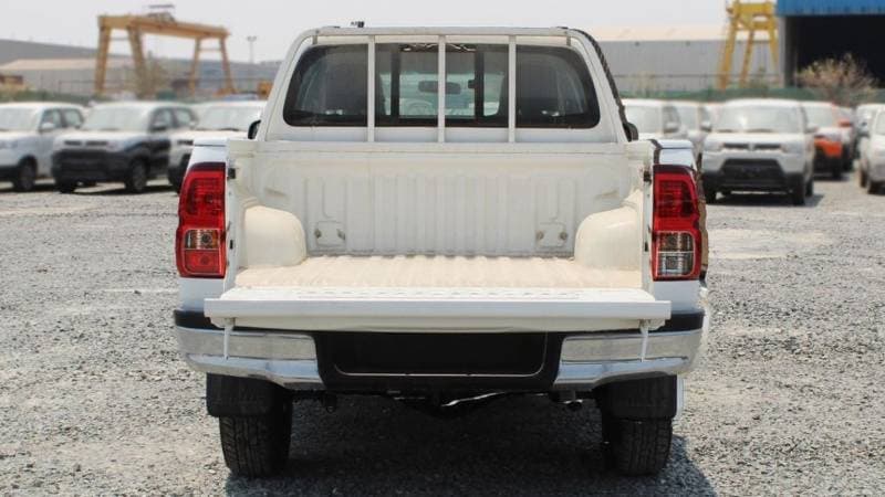 2023 Toyota Hilux GL thumbnail 7