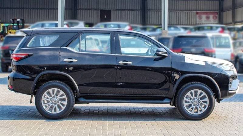 2024 Toyota Fortuner VX2 thumbnail 4