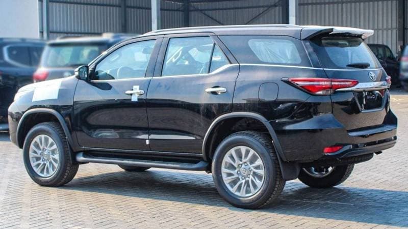 2024 Toyota Fortuner VX2 thumbnail 7