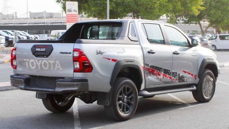 2023 Toyota Hilux ADVENTURE thumbnail 3