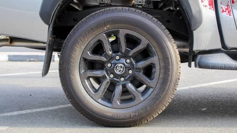 2023 Toyota Hilux ADVENTURE thumbnail 8