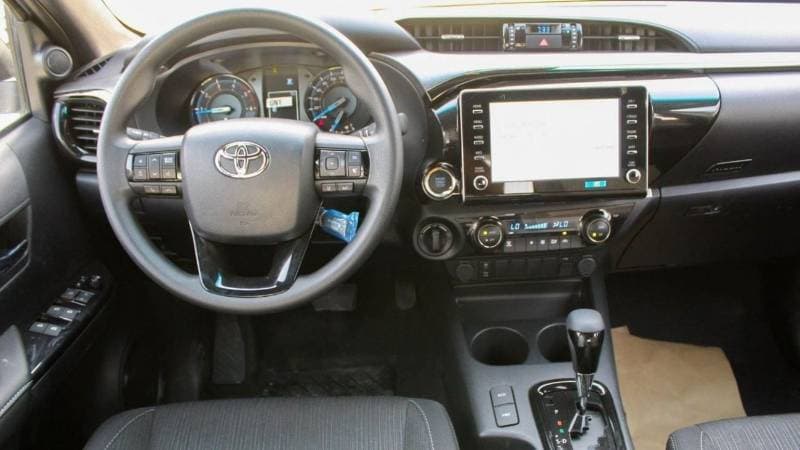 2023 Toyota Hilux ADVENTURE thumbnail 6