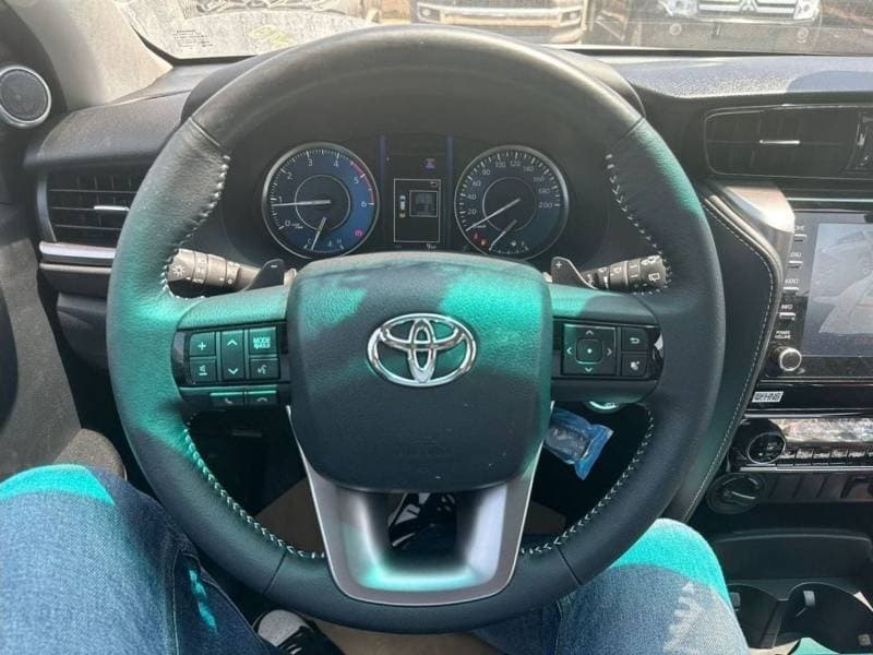 2026 Toyota Fortuner EXR thumbnail 6