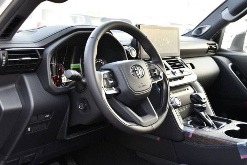 2026 Toyota Land Cruiser VXR thumbnail 7