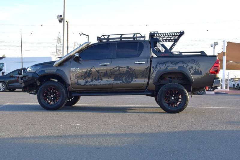 2022 Toyota Hilux thumbnail 4
