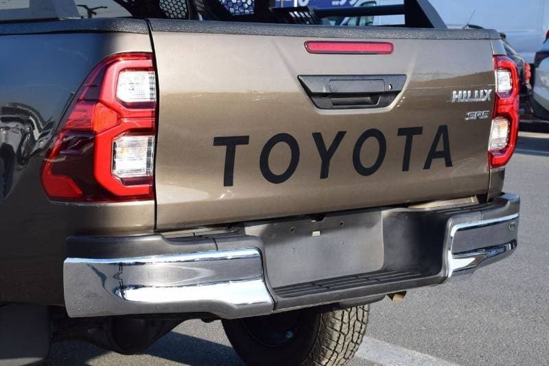 2022 Toyota Hilux thumbnail 8