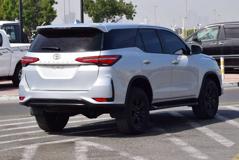 2023 Toyota Fortuner GX2 thumbnail 2