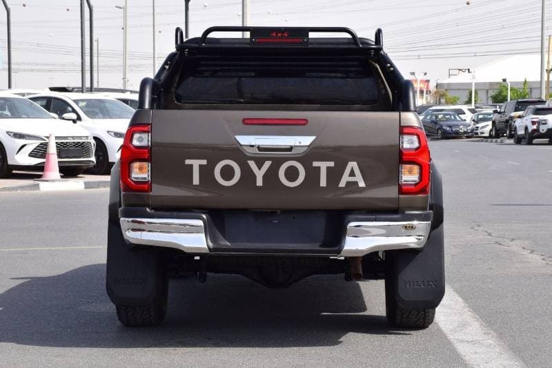2019 Toyota Hilux thumbnail 5