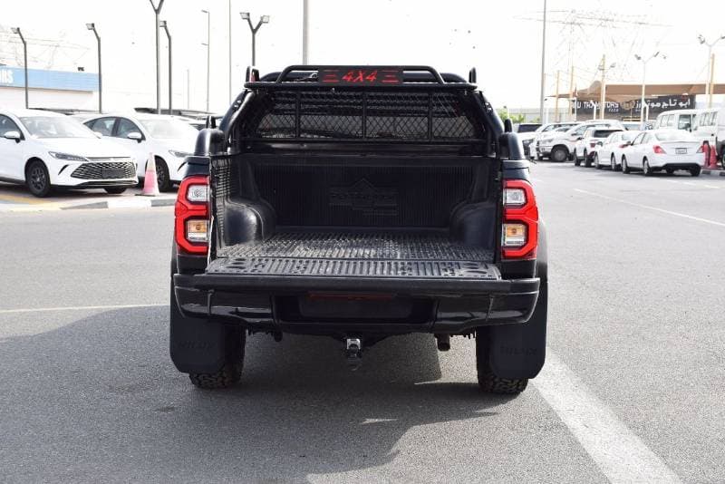 2021 Toyota Hilux SGLX thumbnail 5