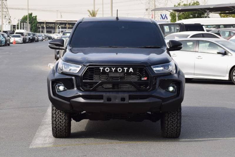 2021 Toyota Hilux SGLX thumbnail 4