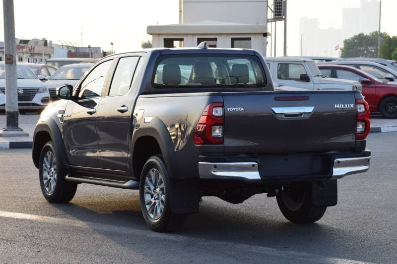 2025 Toyota Hilux SGLX thumbnail 7