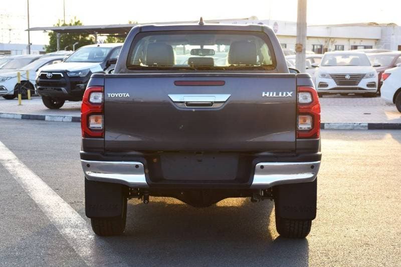 2025 Toyota Hilux SGLX thumbnail 8
