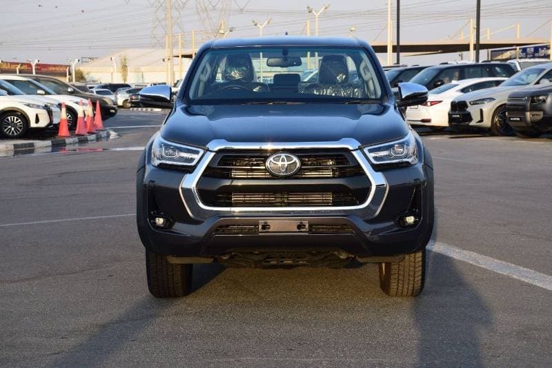 2025 Toyota Hilux SGLX thumbnail 5