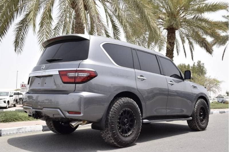 2020 Nissan Patrol LE T2 thumbnail 4