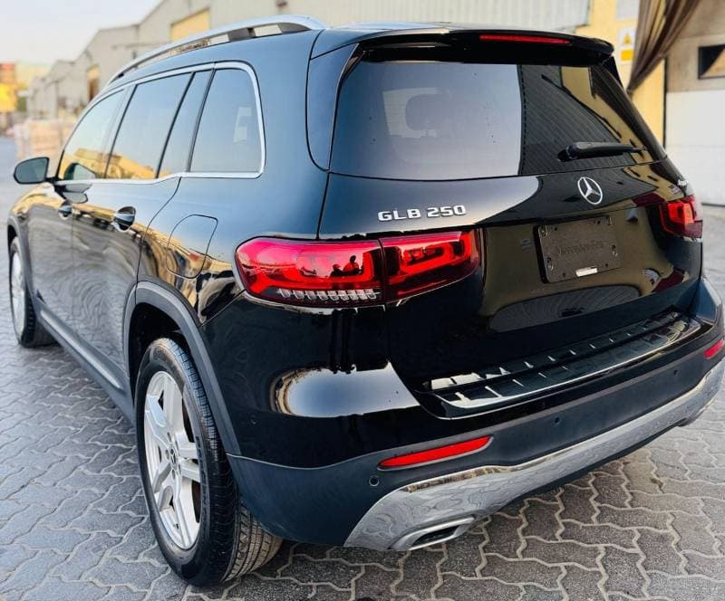 2020 Mercedes Benz GLB250 4MATIC thumbnail 4