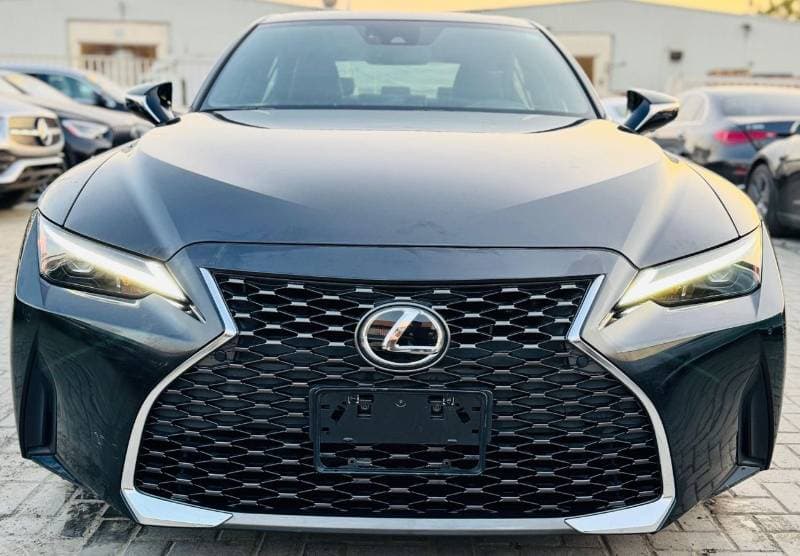 2022 Lexus IS300 AWD thumbnail 5