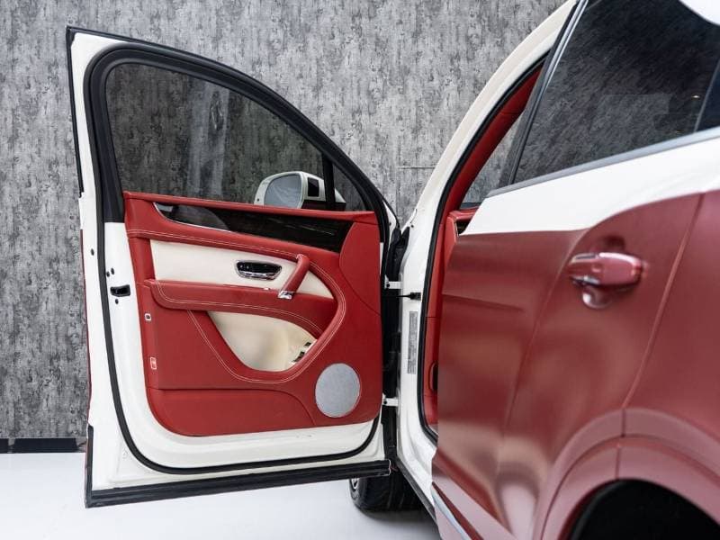 2019 Bentley Bentayga STANDARD thumbnail 7