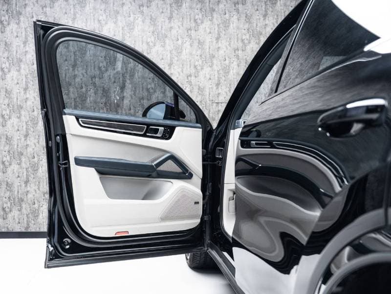 2020 Porsche Cayenne STANDARD thumbnail 7
