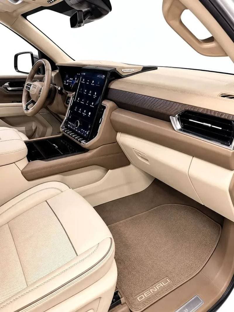2025 GMC Yukon DENALI thumbnail 7