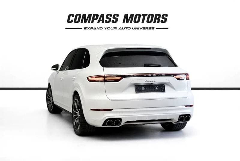 2019 Porsche Cayenne STANDARD thumbnail 3
