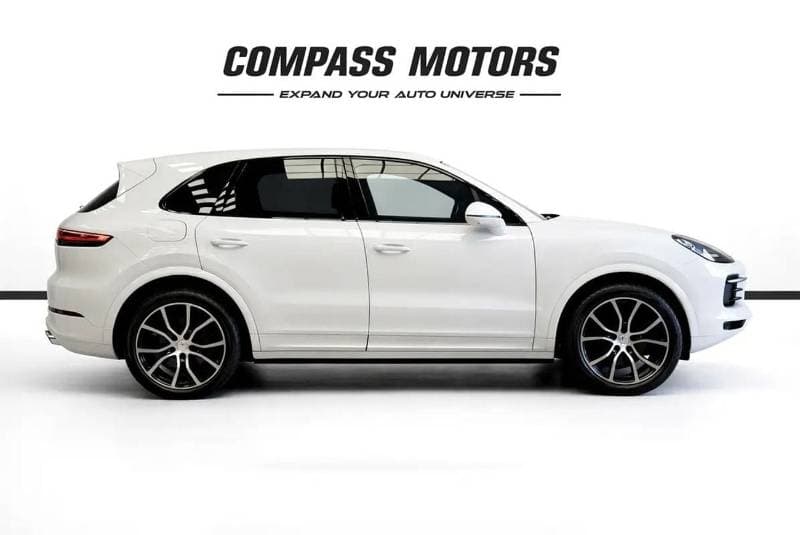 2019 Porsche Cayenne STANDARD thumbnail 5