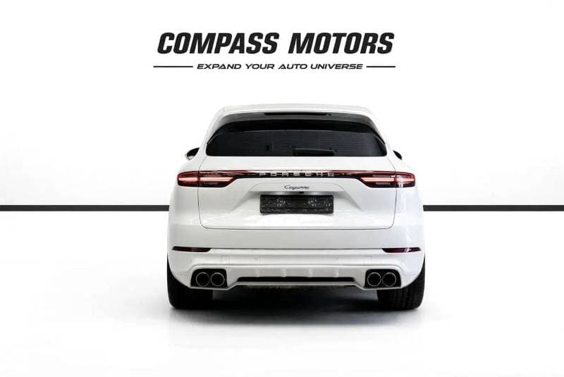 2019 Porsche Cayenne STANDARD thumbnail 4