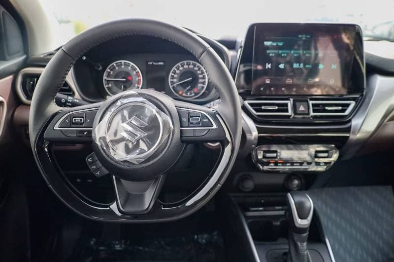 2025 Suzuki Fronx GLX thumbnail 7