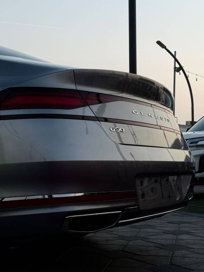 2024 Genesis G90 ROYAL thumbnail 2