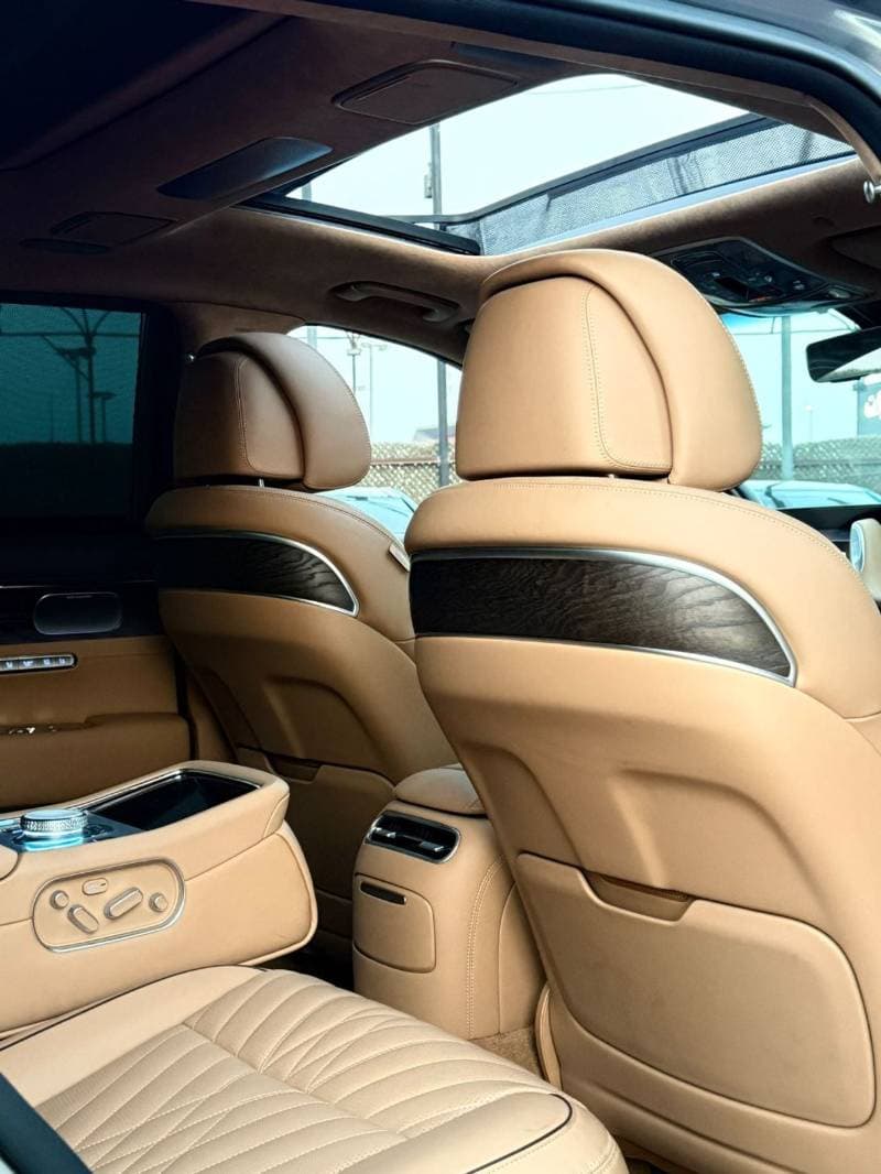 2024 Genesis G90 ROYAL thumbnail 5