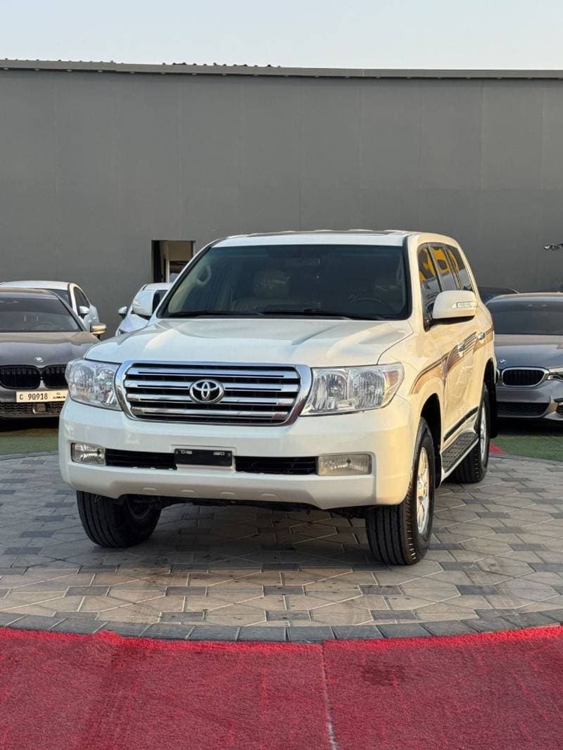 2010 Toyota Land Cruiser GXR thumbnail 3