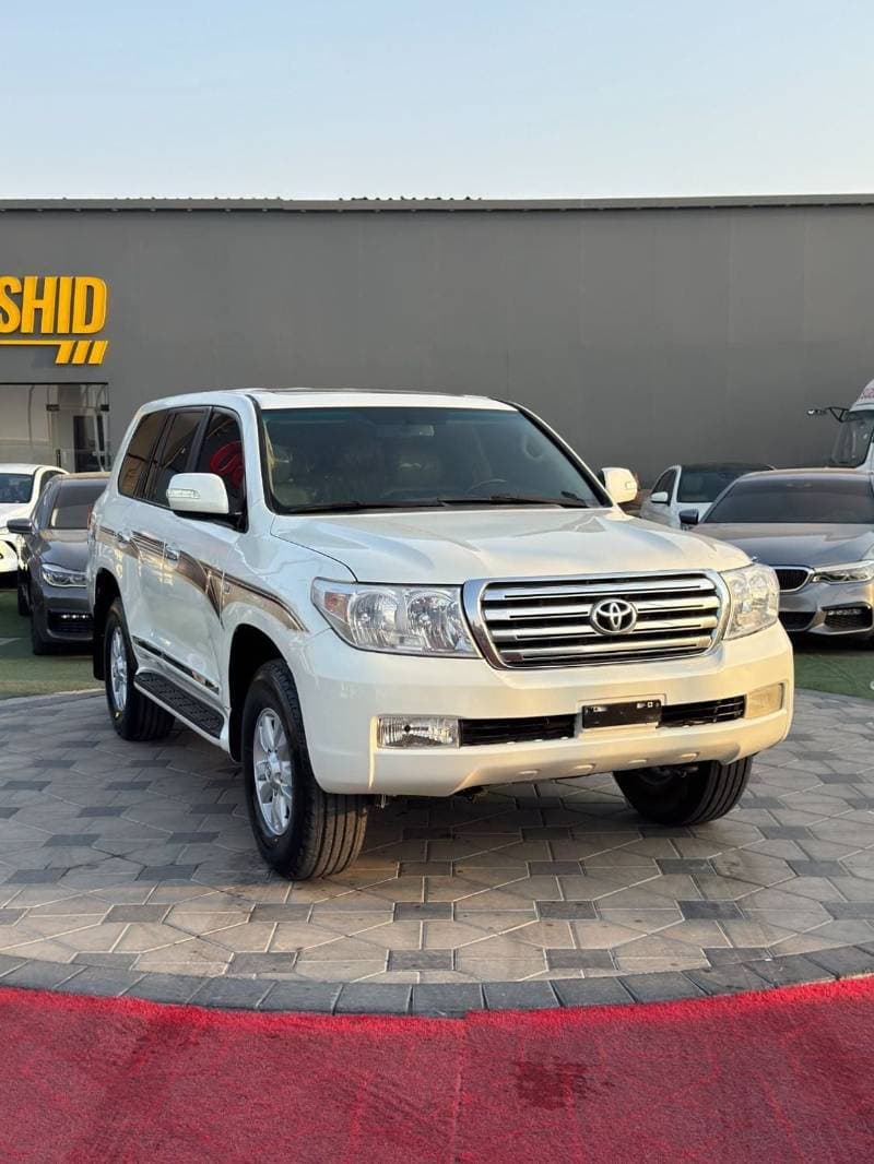 2010 Toyota Land Cruiser GXR thumbnail 6