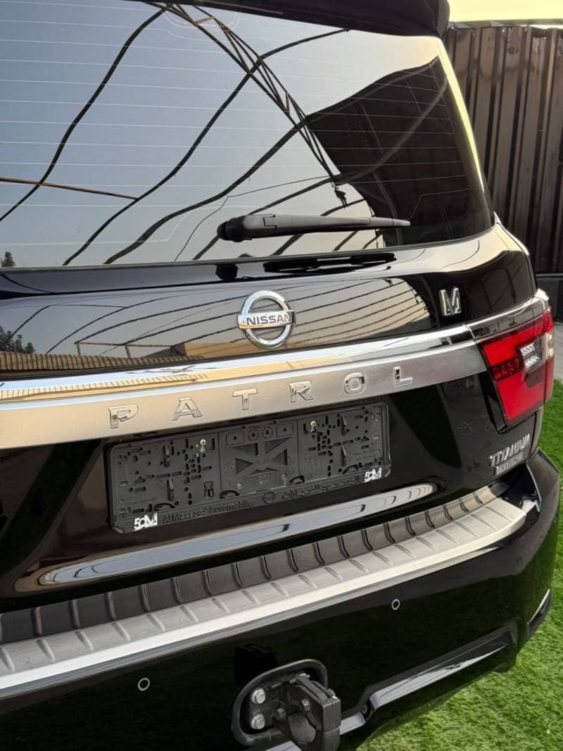 2021 Nissan Patrol LE TITANIUM thumbnail 6