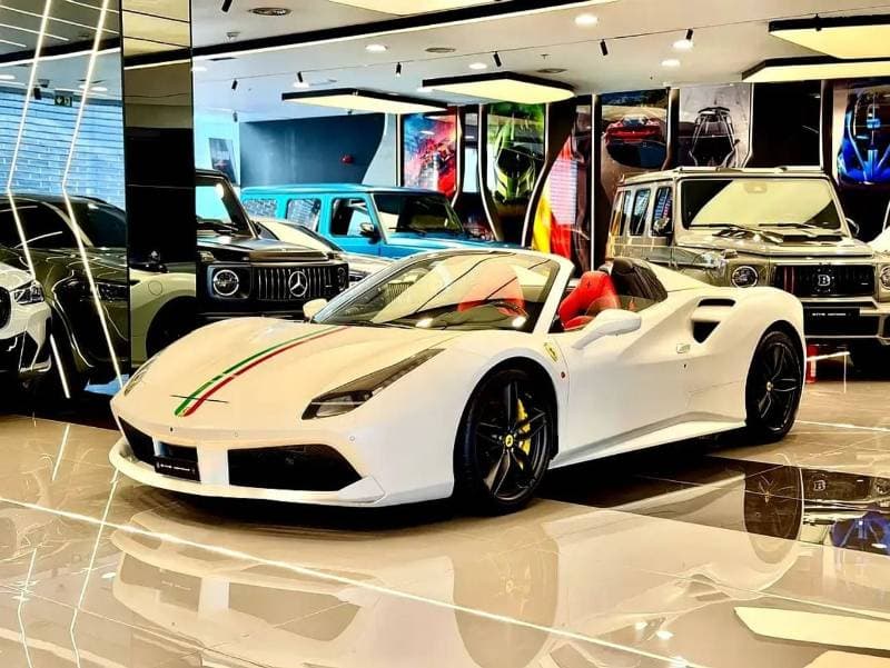 2017 Ferrari 488 Spider thumbnail 2