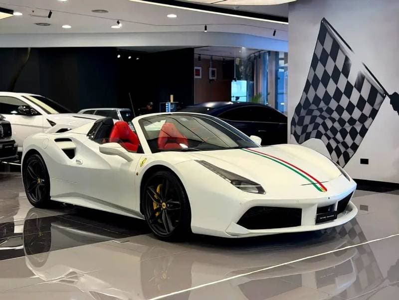 2017 Ferrari 488 Spider thumbnail 3