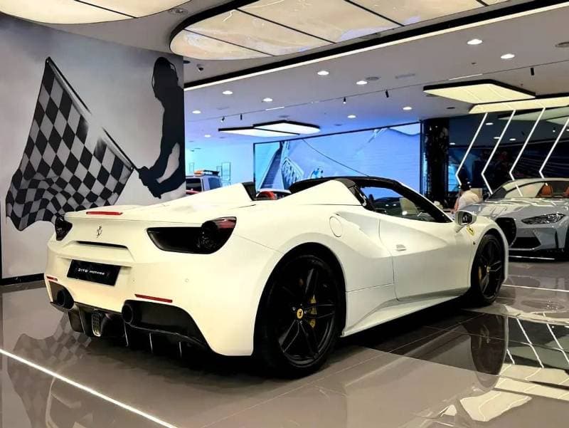 2017 Ferrari 488 Spider thumbnail 7