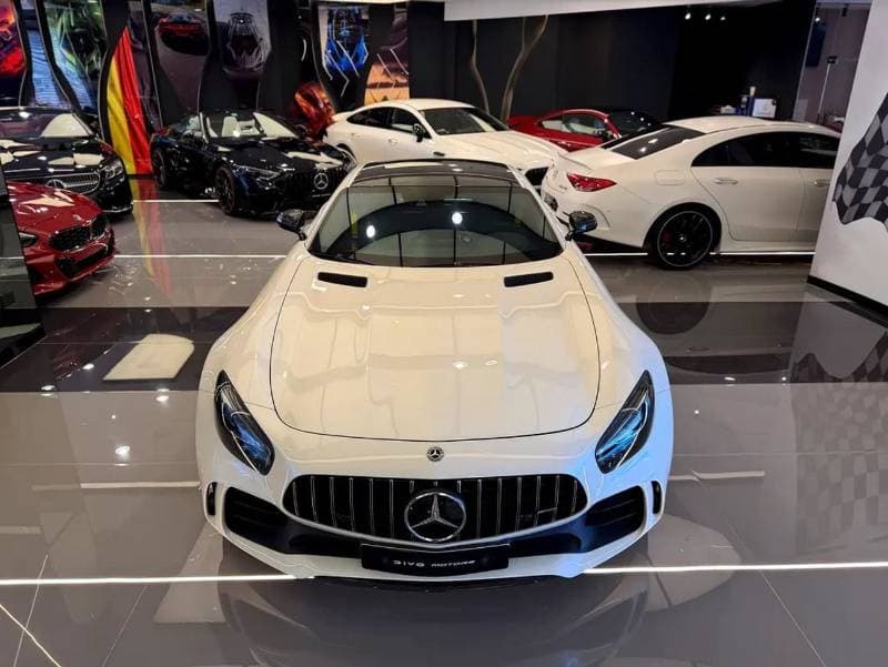 2019 Mercedes Benz AMG GTR thumbnail 5