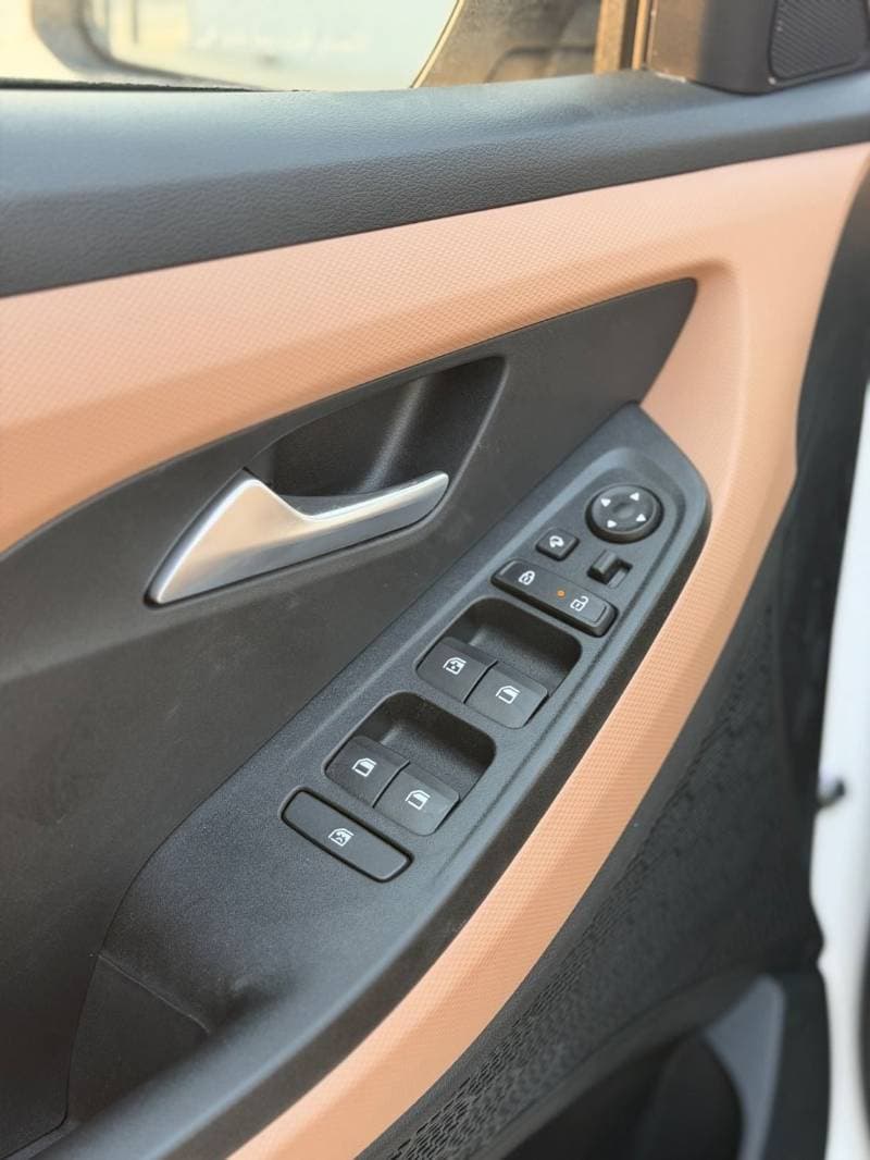 2026 Hyundai Creta PREMIUM thumbnail 5